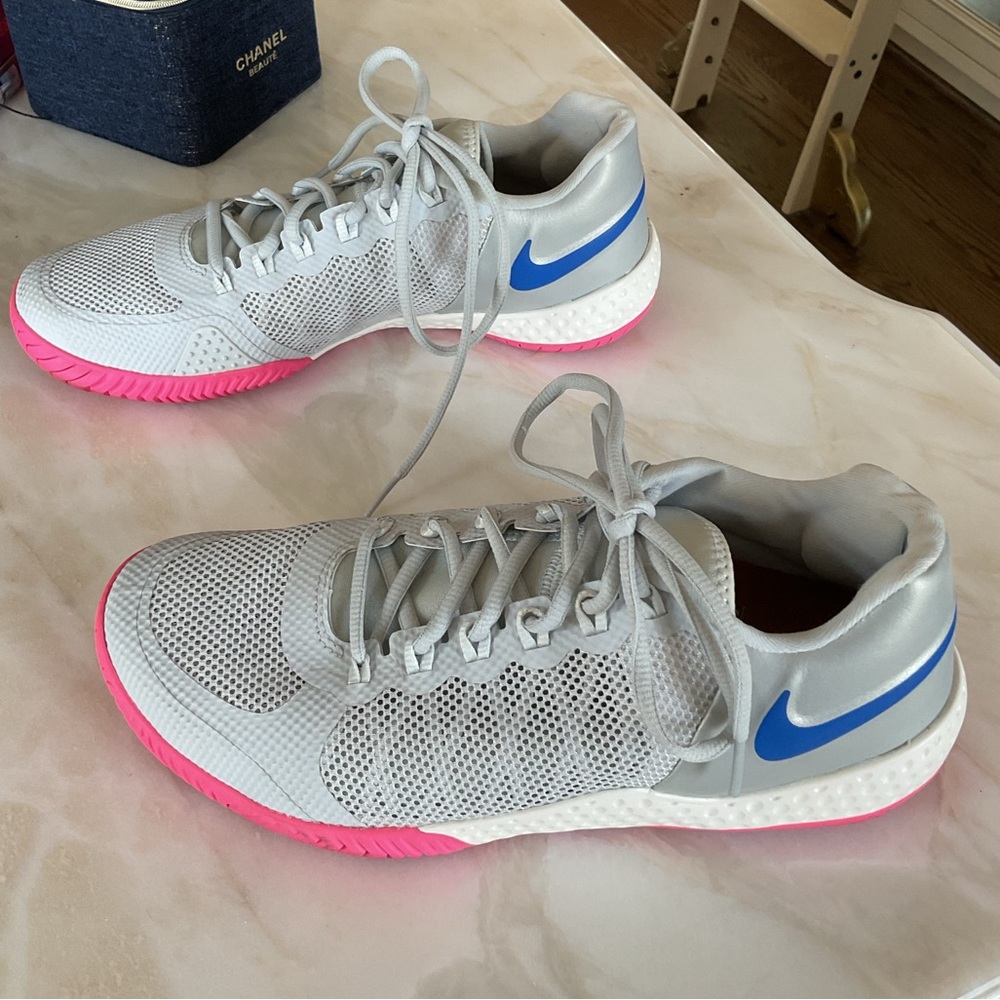Nike tennis shoes